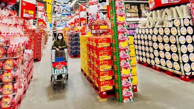 Đa dạng hàng hóa phục vụ người dân mua sắm Tết Quý Mão