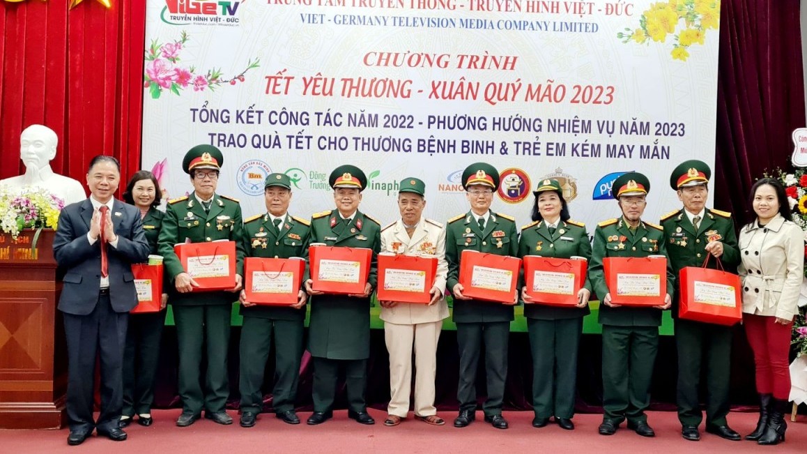 Tết sẻ chia cùng Trung tâm Truyền thông Truyền hình Việt – Đức