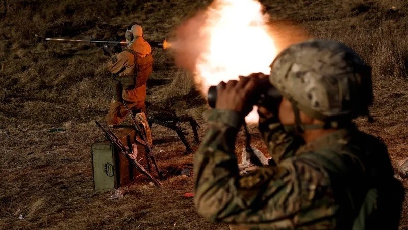 Tình hình Ukraine: Kiev thừa nhận quân đội đang giảm khả năng chiến đấu, Nga cảnh báo phương Tây và Pháp