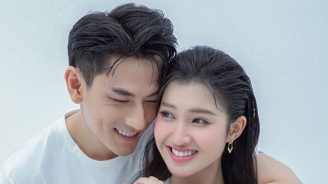 Ngắm bộ ảnh tình tứ của Á hậu Phương Nhi và Isaac
