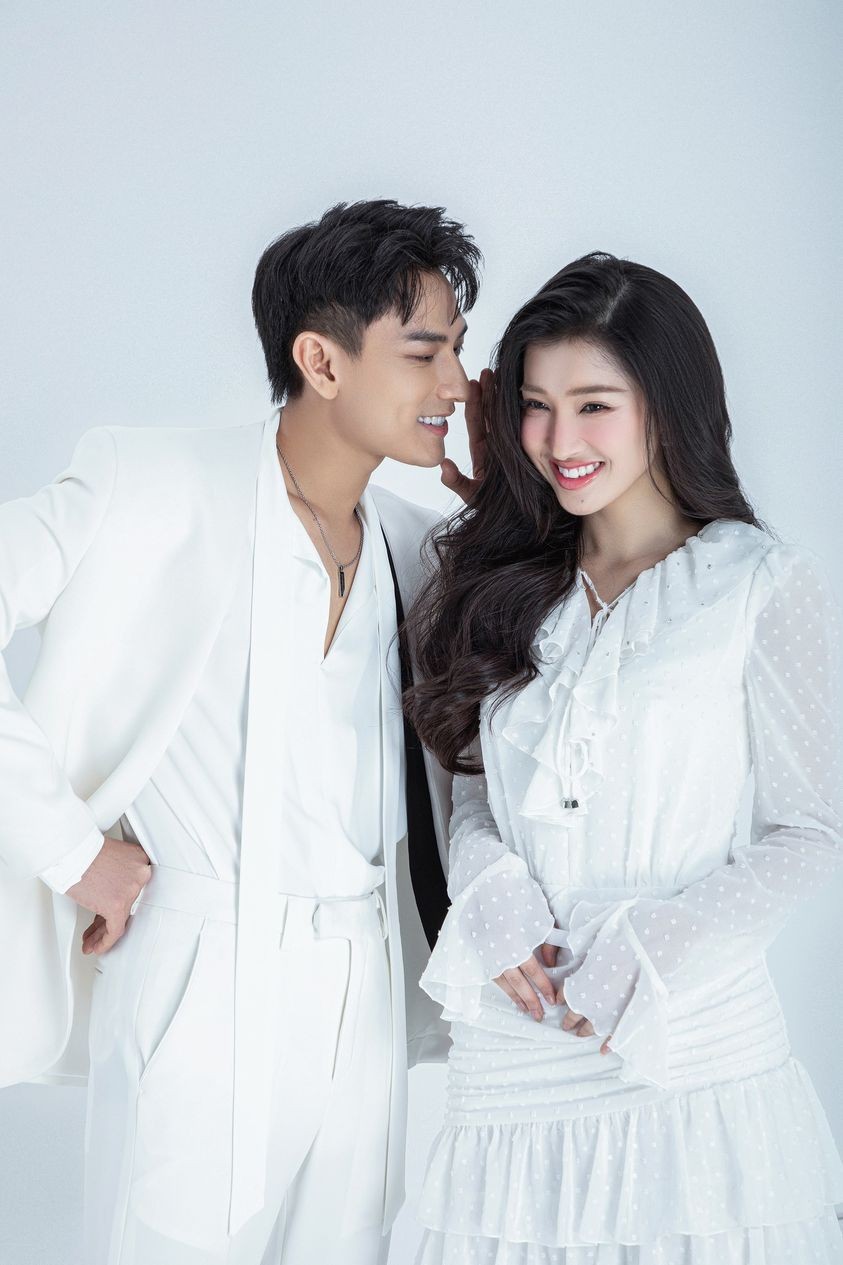 Cùng ngắm bộ ảnh tình tứ với Á hậu Phương Nhi và Isaac