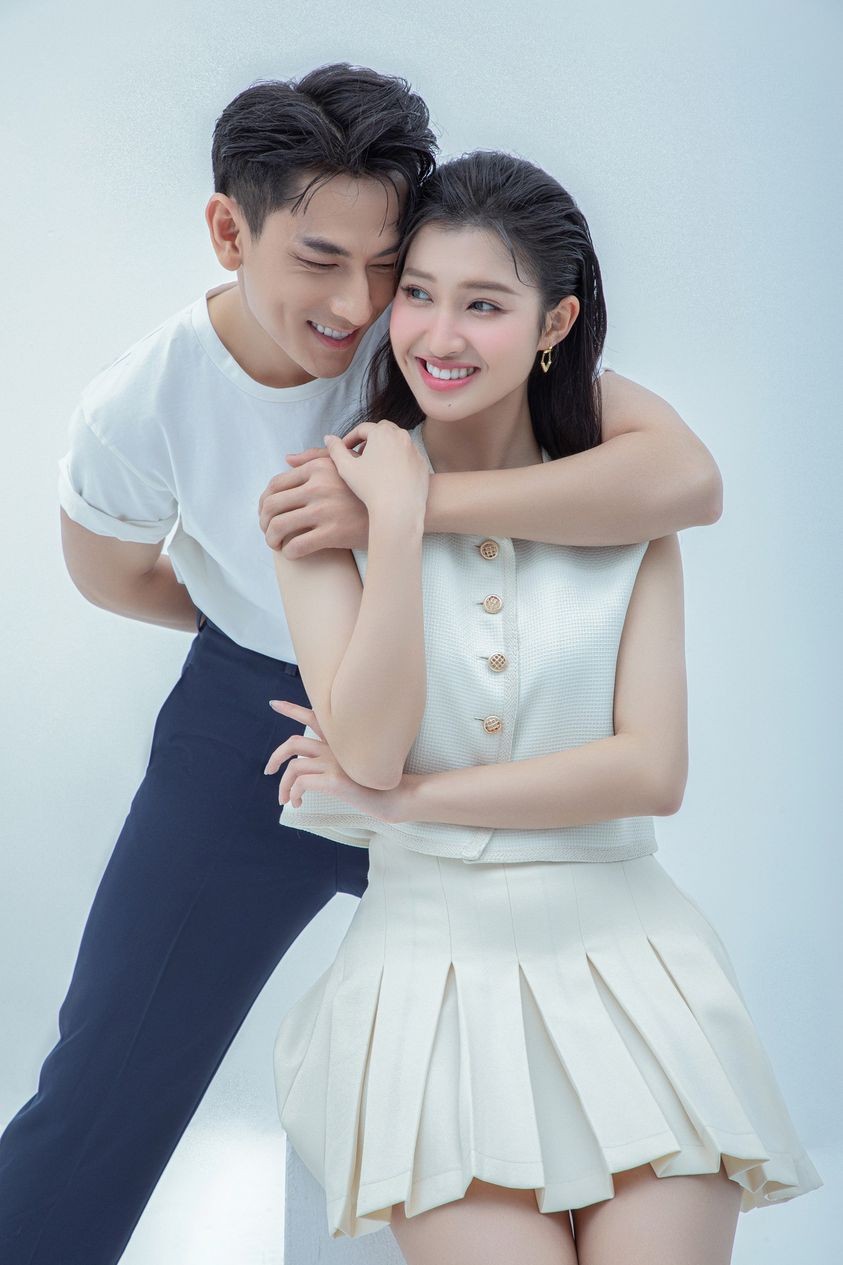 Cùng ngắm bộ ảnh tình tứ với Á hậu Phương Nhi và Isaac
