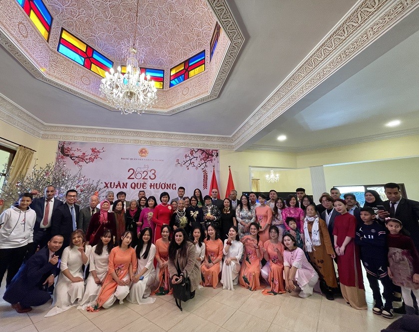 Buổi lễ có sự tham dự của cán bộ, nhân viên Đại sứ quán cùng đông đảo bà con kiều bào, du học sinh tại Morocco. (Nguồn: ĐSQ VN tại Morocco)