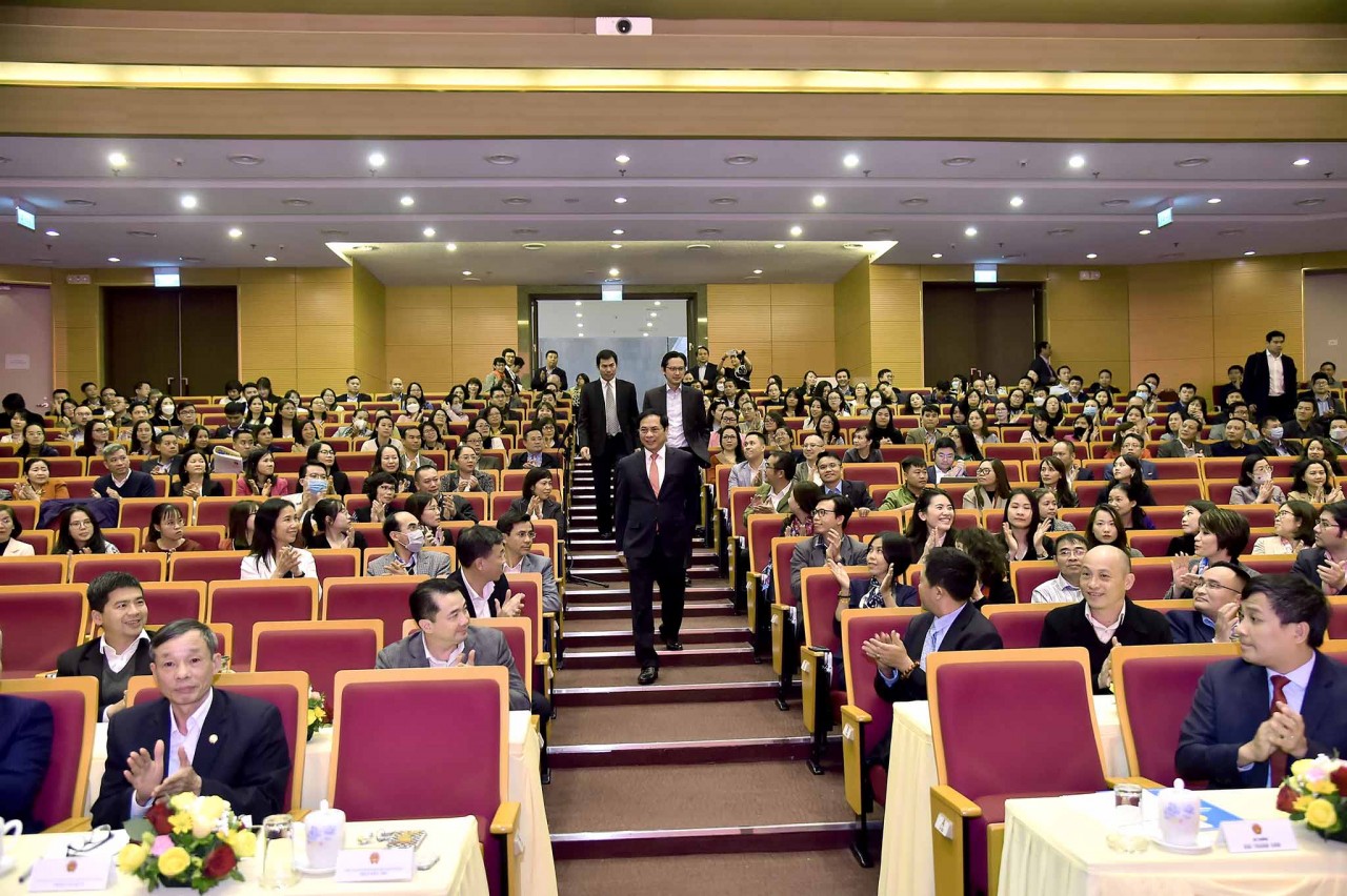 Đoàn kết, sáng tạo, kỷ cương, bản lĩnh, vượt mọi thách thức, phát huy vai trò tiên phong của đối ngoại trong giai đoạn phát triển mới của đất nước