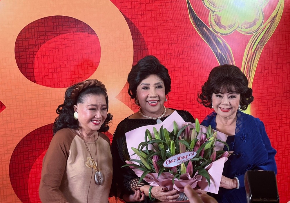 Nhan Phúc Vinh, Ninh Dương Lan Ngọc bất ngờ đoạt giải Mai Vàng Nhan Phúc Vinh, Ninh Dương Lan Ngọc bất ngờ đoạt giải Mai Vàng