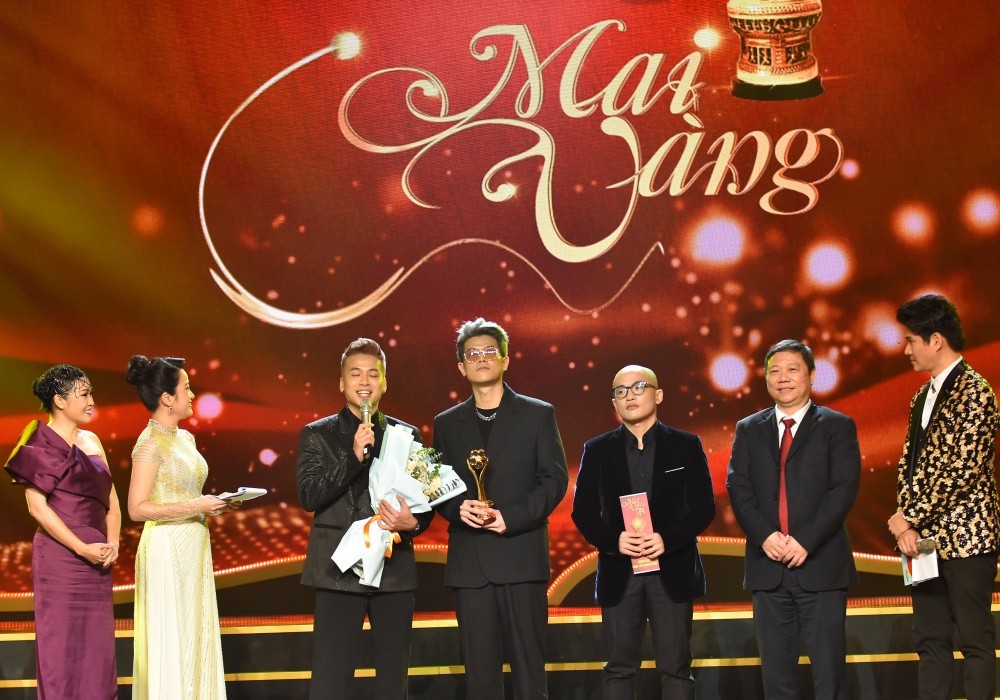 Nhan Phúc Vinh, Ninh Dương Lan Ngọc bất ngờ đoạt giải Mai Vàng Nhan Phúc Vinh, Ninh Dương Lan Ngọc bất ngờ đoạt giải Mai Vàng