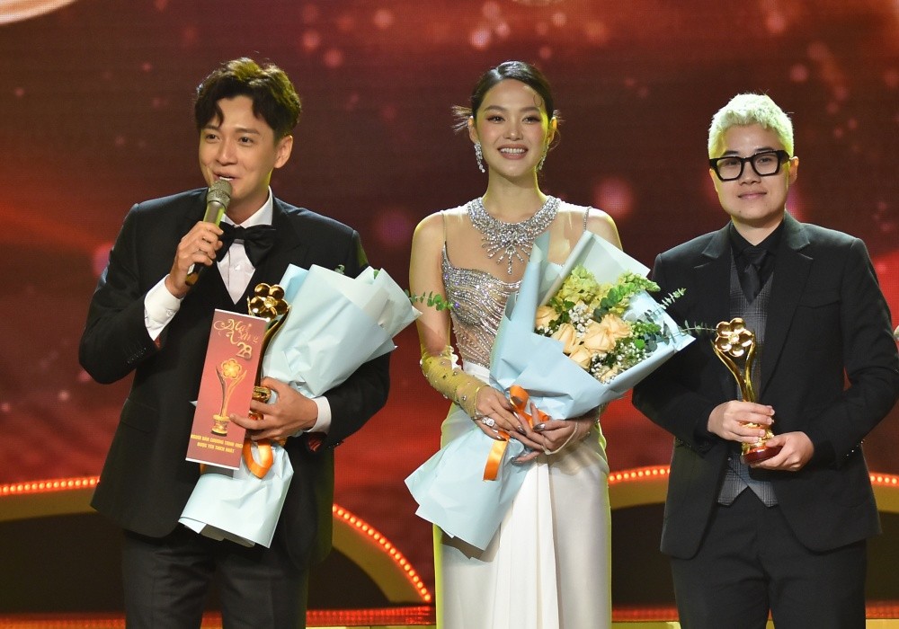 Nhan Phúc Vinh, Ninh Dương Lan Ngọc bất ngờ đoạt giải Mai Vàng Nhan Phúc Vinh, Ninh Dương Lan Ngọc bất ngờ đoạt giải Mai Vàng