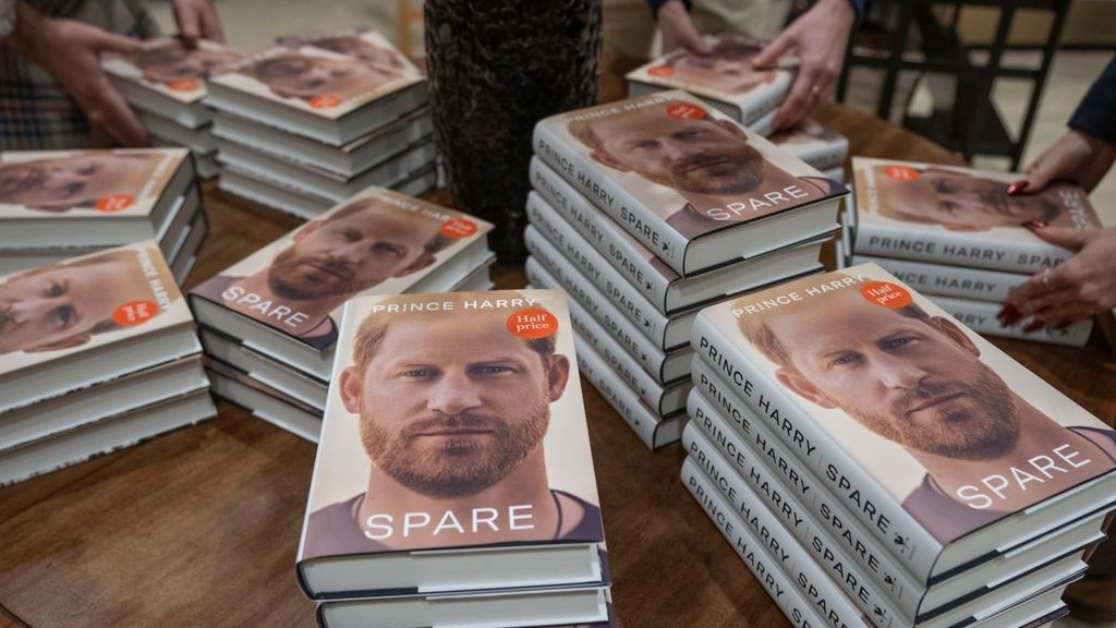 Cuốn sách mới xuất bản của Hoàng tử Harry bán chạy kỷ lục