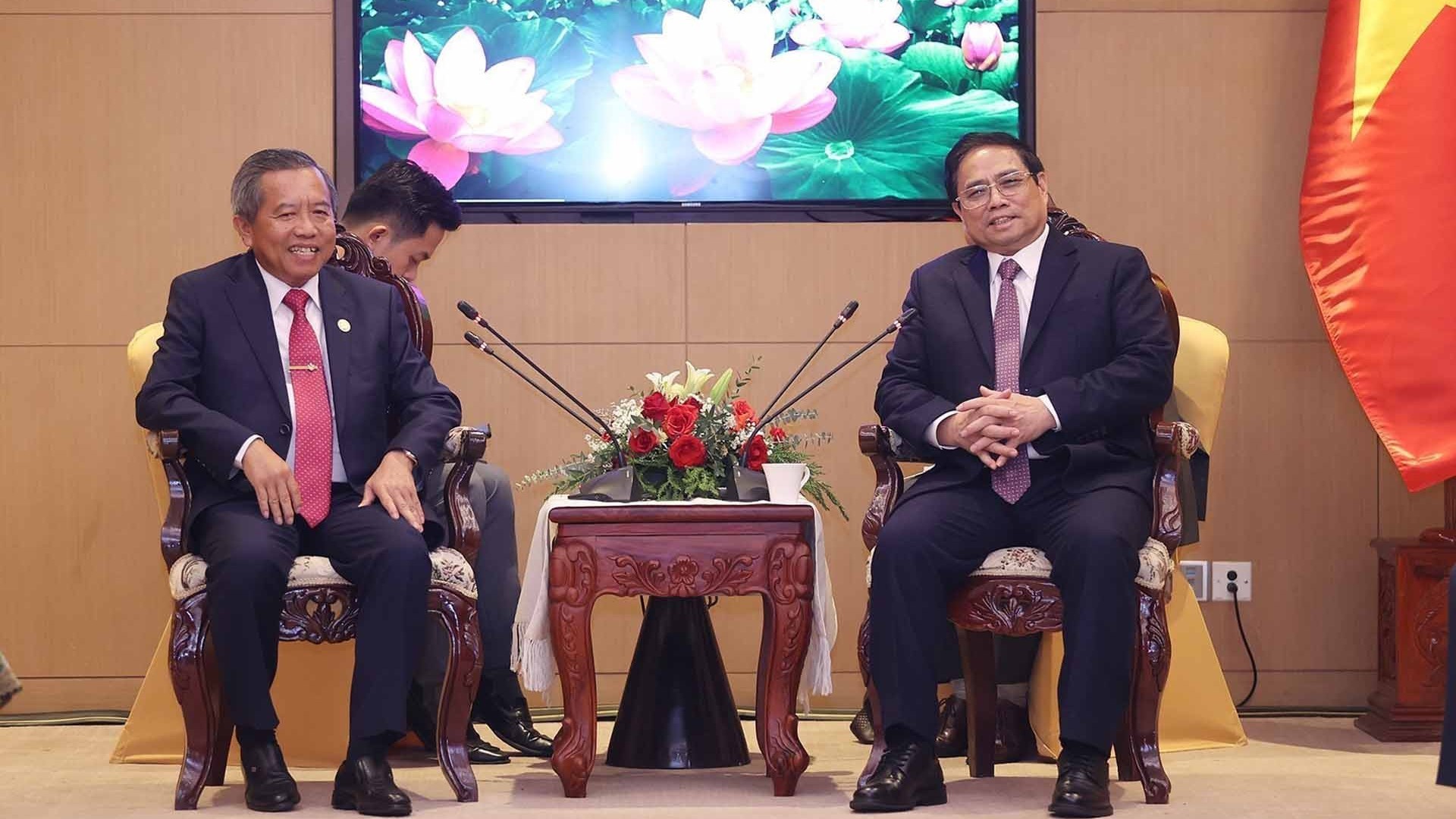 Vun đắp mối quan hệ đoàn kết, hữu nghị Lào-Việt Nam mãi mãi xanh tươi, đời đời bền vững