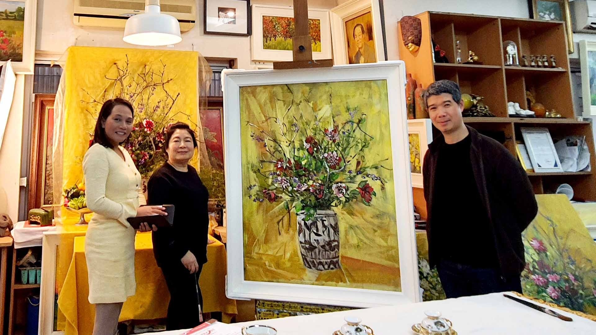 Bóng hồng quyên góp tranh đi tặng