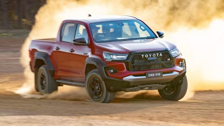 Toyota Hilux GR Sport 2023 đã ra mắt tại Australia
