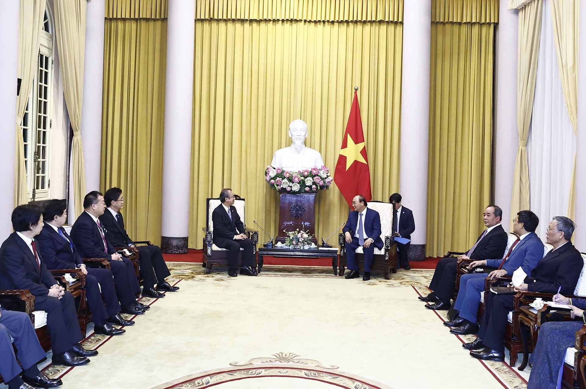 Chủ tịch nước Nguyễn Xuân Phúc tiếp ông Hanazumi Hideyo, Thống đốc tỉnh Niigata, Nhật Bản. (Nguồn: TTXVN)