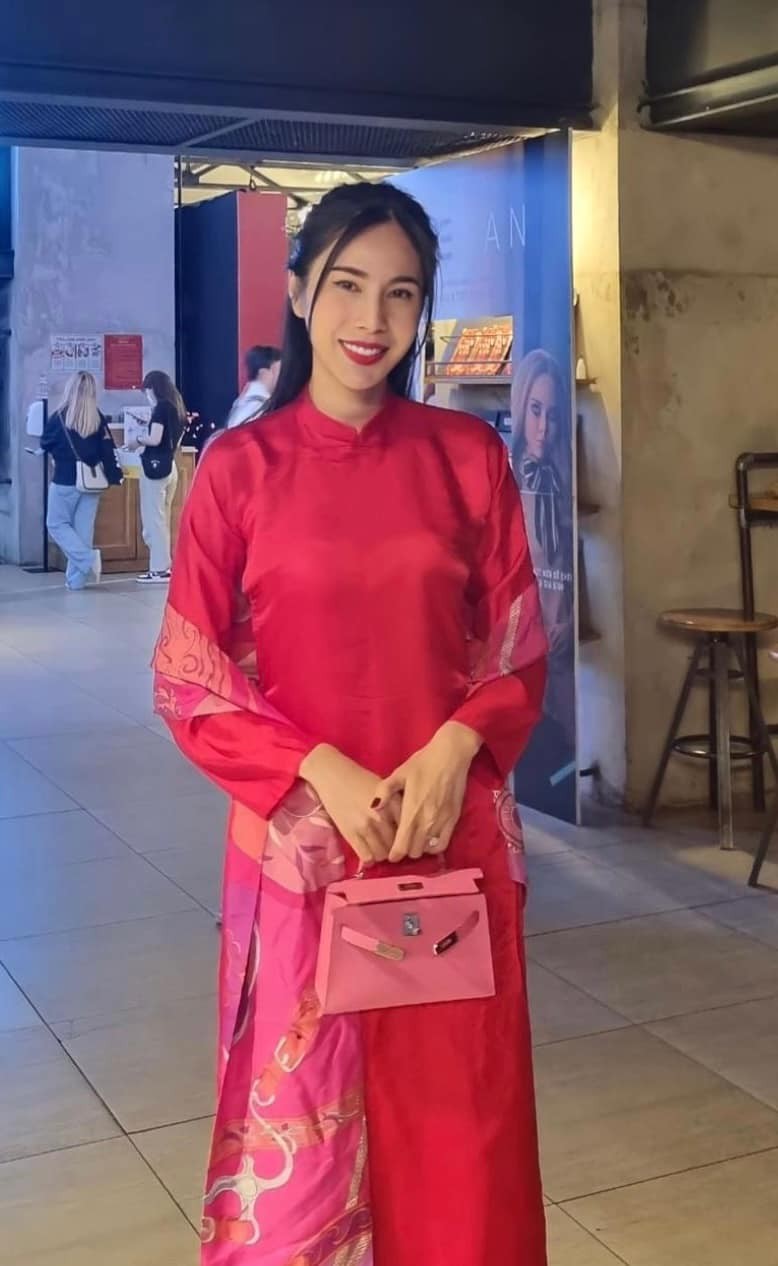 Sao Việt: Minh Hằng đọ sắc cùng Ngọc Trinh Sao Việt: Minh Hằng đọ sắc cùng Ngọc Trinh