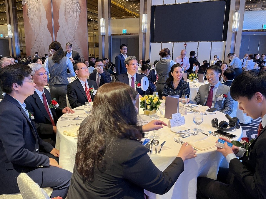 Hong Kong - Đối tác lớn và nhà đầu tư nước ngoài đầu tiên tại TP. Hồ Chí Minh