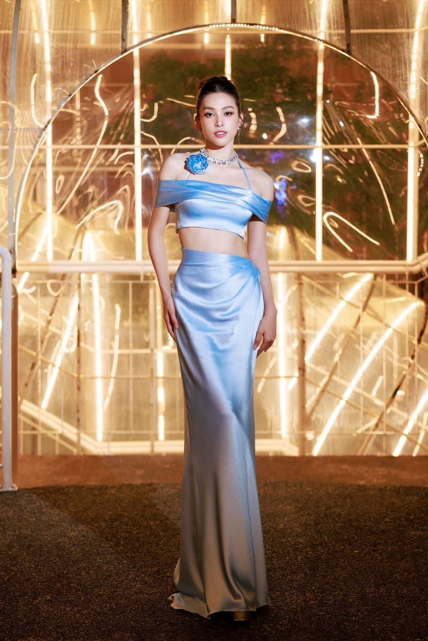 Ngắm 'mỹ nhân của năm' Trần Tiểu Vy