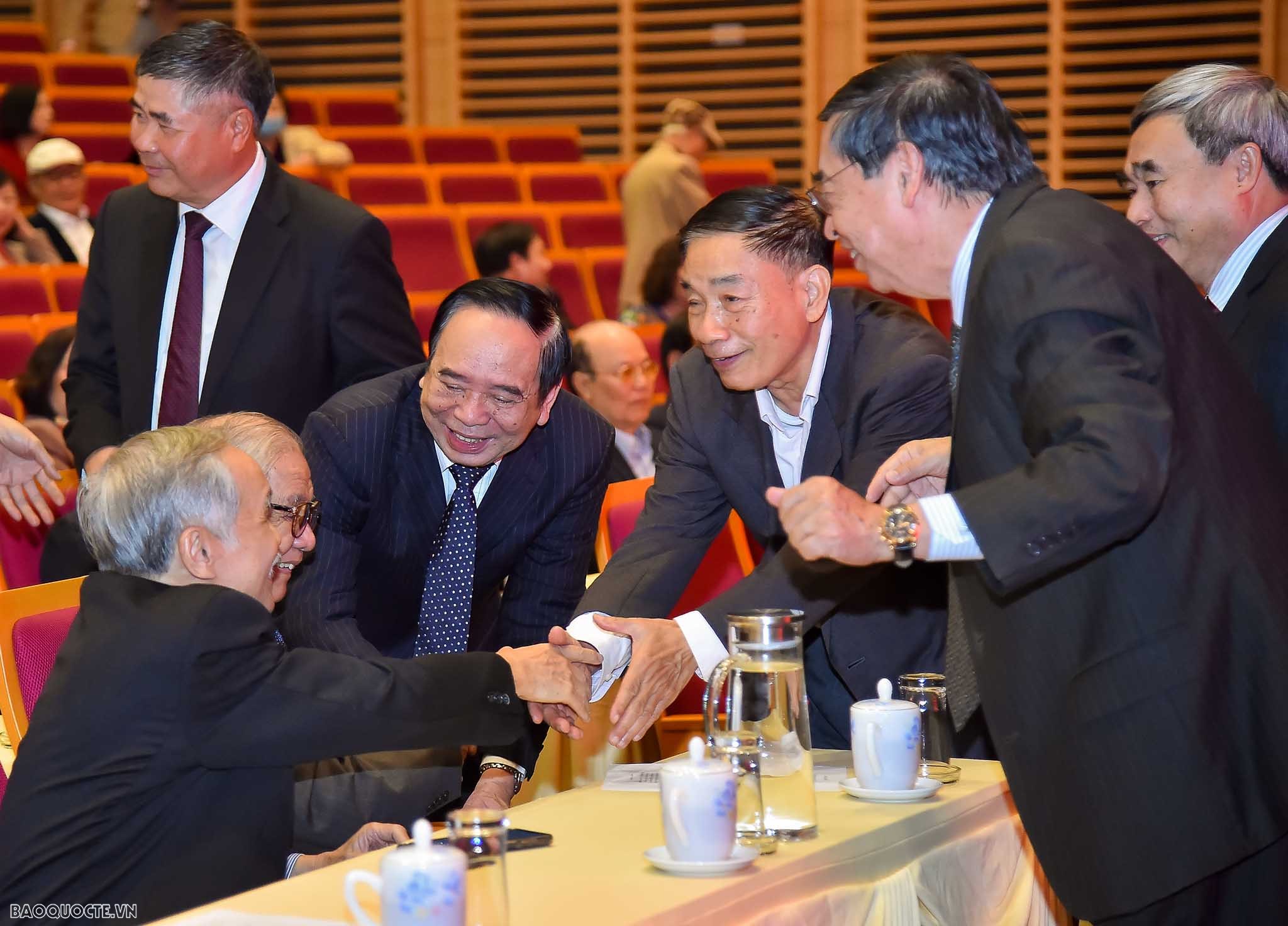 Bộ trưởng Bùi Thanh Sơn chúc Tết cán bộ hưu trí Bộ Ngoại giao