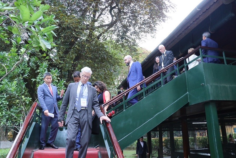 Gặp gỡ hữu nghị với những nhân chứng lịch sử của Hiệp định Paris