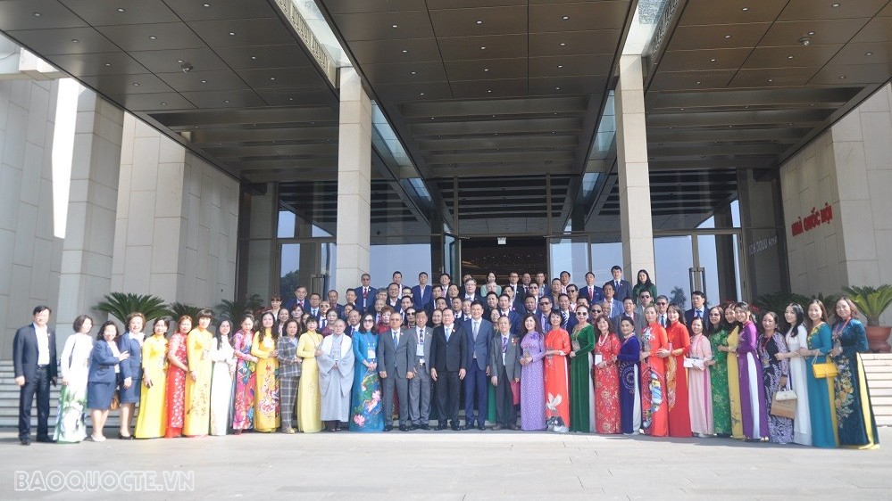 Quốc hội lắng nghe đóng góp từ đại diện tiêu biểu của người Việt Nam ở nước ngoài