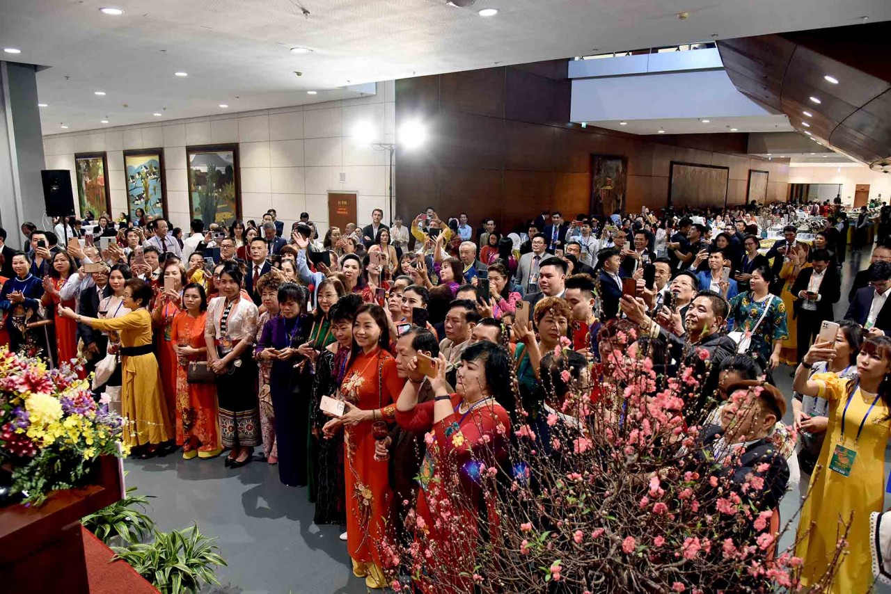 Đông đảo bà con kiều bào dự chương trình liên hoan ẩm thực. (Ảnh: Quang Hòa)