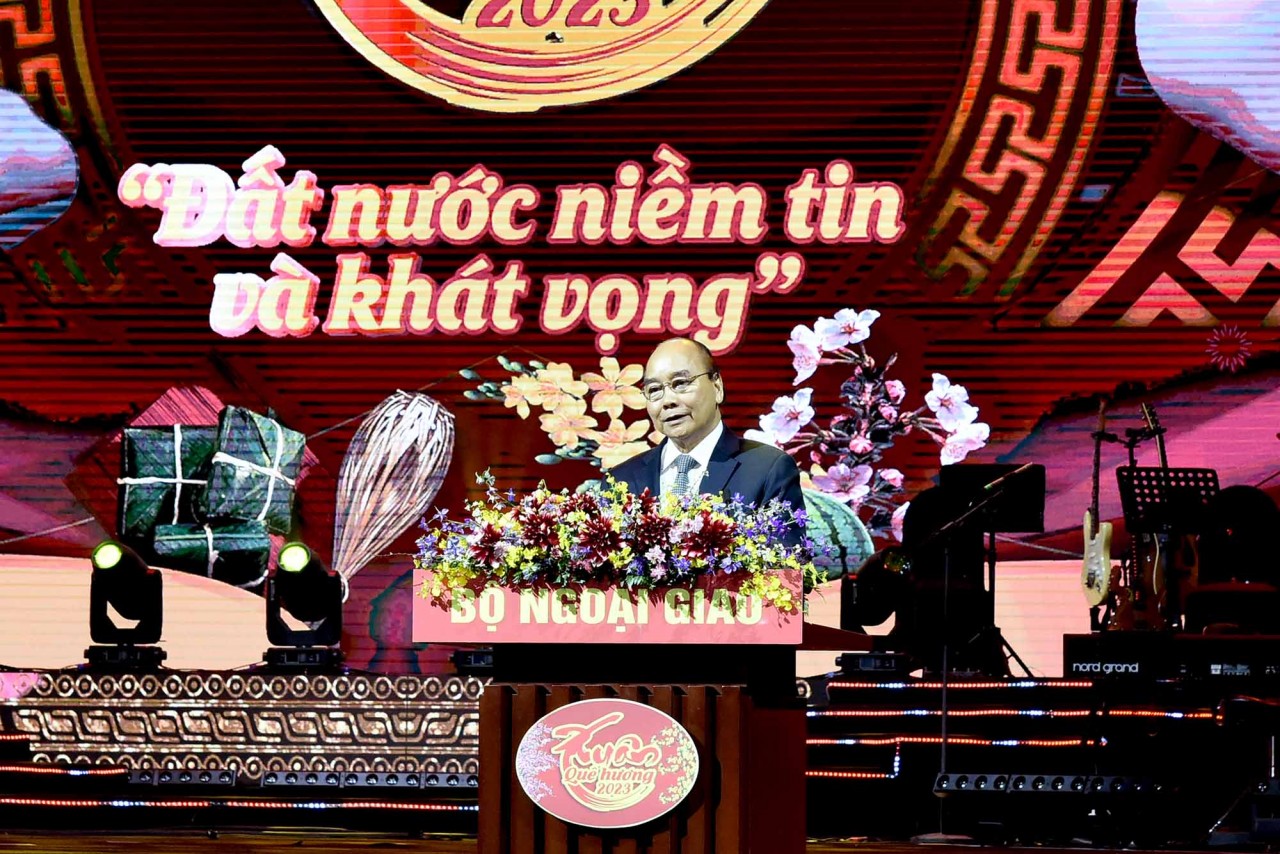 Chủ tịch nước Nguyễn Xuân Phúc phát biểu tại Chương  trình “Xuân Quê hương 2023”