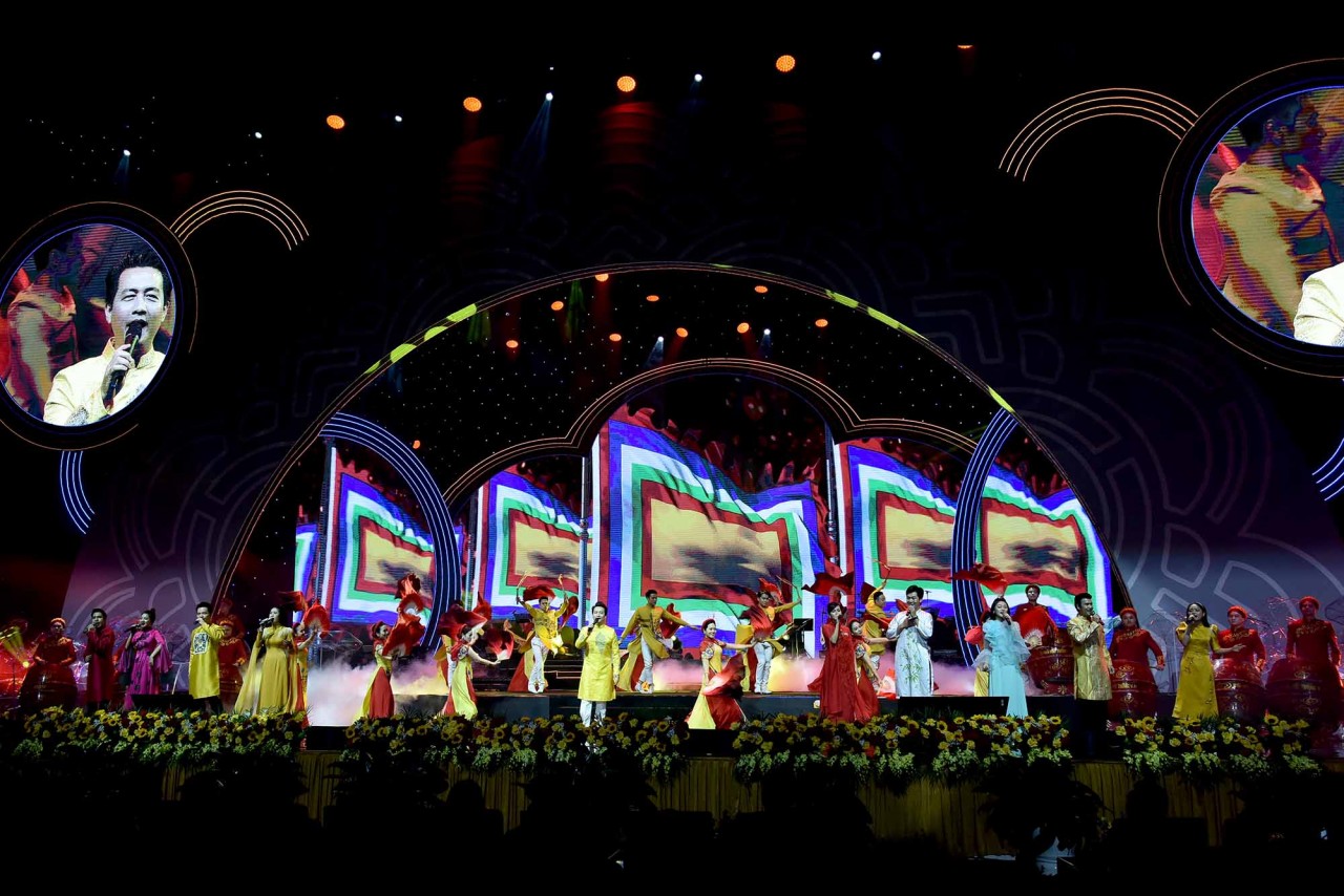 Khai mạc chương trình giao lưu nghệ thuật  Xuân Quê hương năm 2023