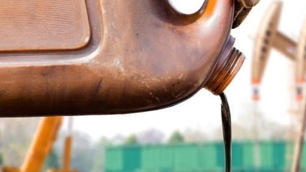 Giá xăng dầu hôm nay 15/1: Tuần tăng ấn tượng