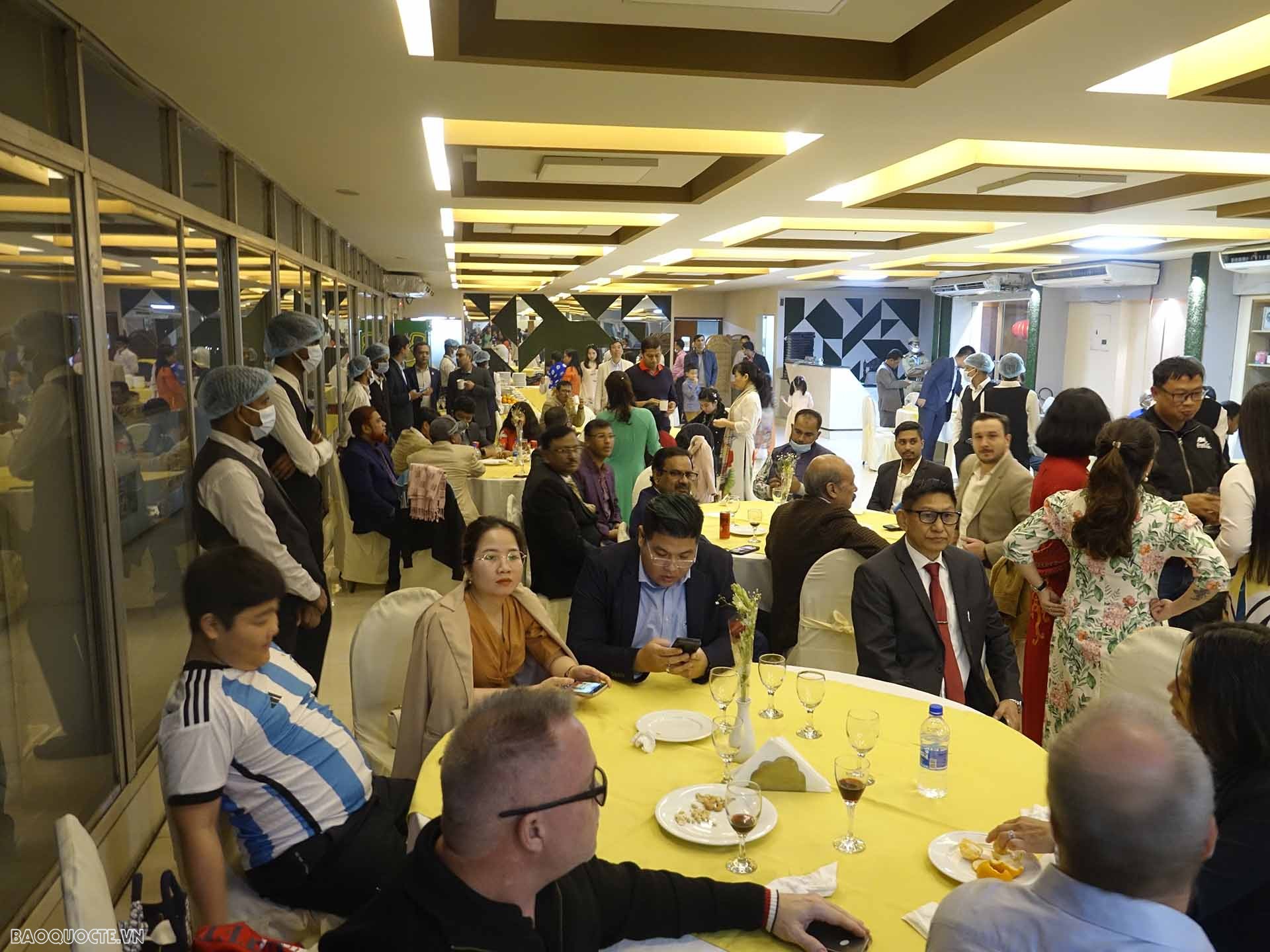 Đầm ấm Tết cộng đồng Xuân Quý Mão tại Bangladesh