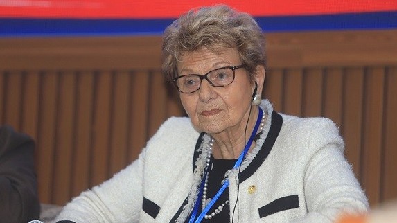 Hiệp định Paris 1973: Chuyện lá cờ Mặt trận Dân tộc Giải phóng miền Nam Việt Nam trên cao tốc Pháp