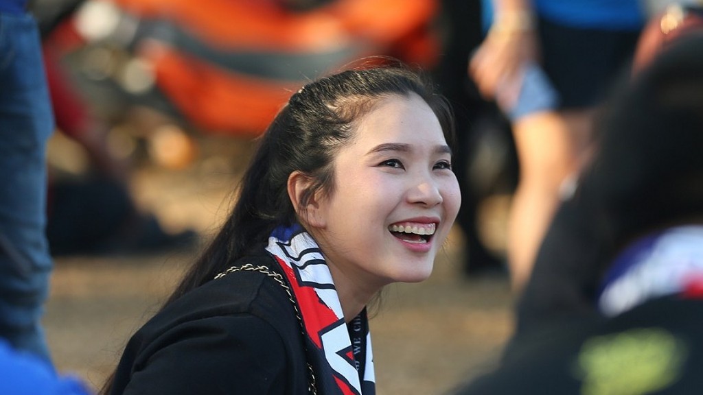 AFF Cup 2022: Nụ cười rạng rỡ của những nữ cổ động viên Thái Lan