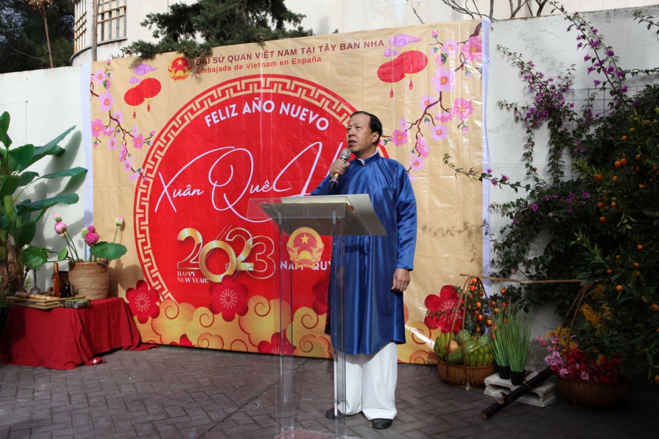 Cộng đồng người Việt Nam tại Tây Ban Nha vui Xuân đón Tết, gắn kết yêu thương Cộng đồng người Việt Nam tại Tây Ban Nha vui Xuân đón Tết, gắn kết yêu thương