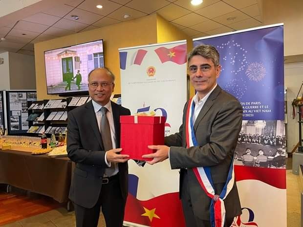 Kỷ niệm 50 năm ký kết Hiệp định Paris tại Pháp Kỷ niệm 50 năm ký kết Hiệp định Paris tại Pháp