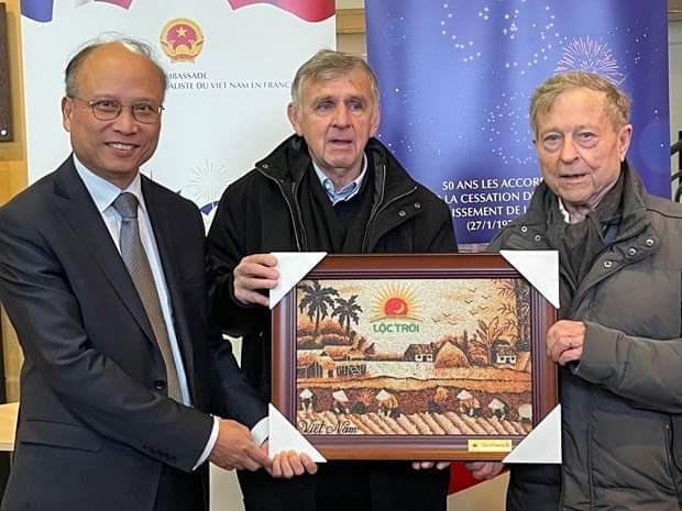 Kỷ niệm 50 năm ký kết Hiệp định Paris tại Pháp Kỷ niệm 50 năm ký kết Hiệp định Paris tại Pháp