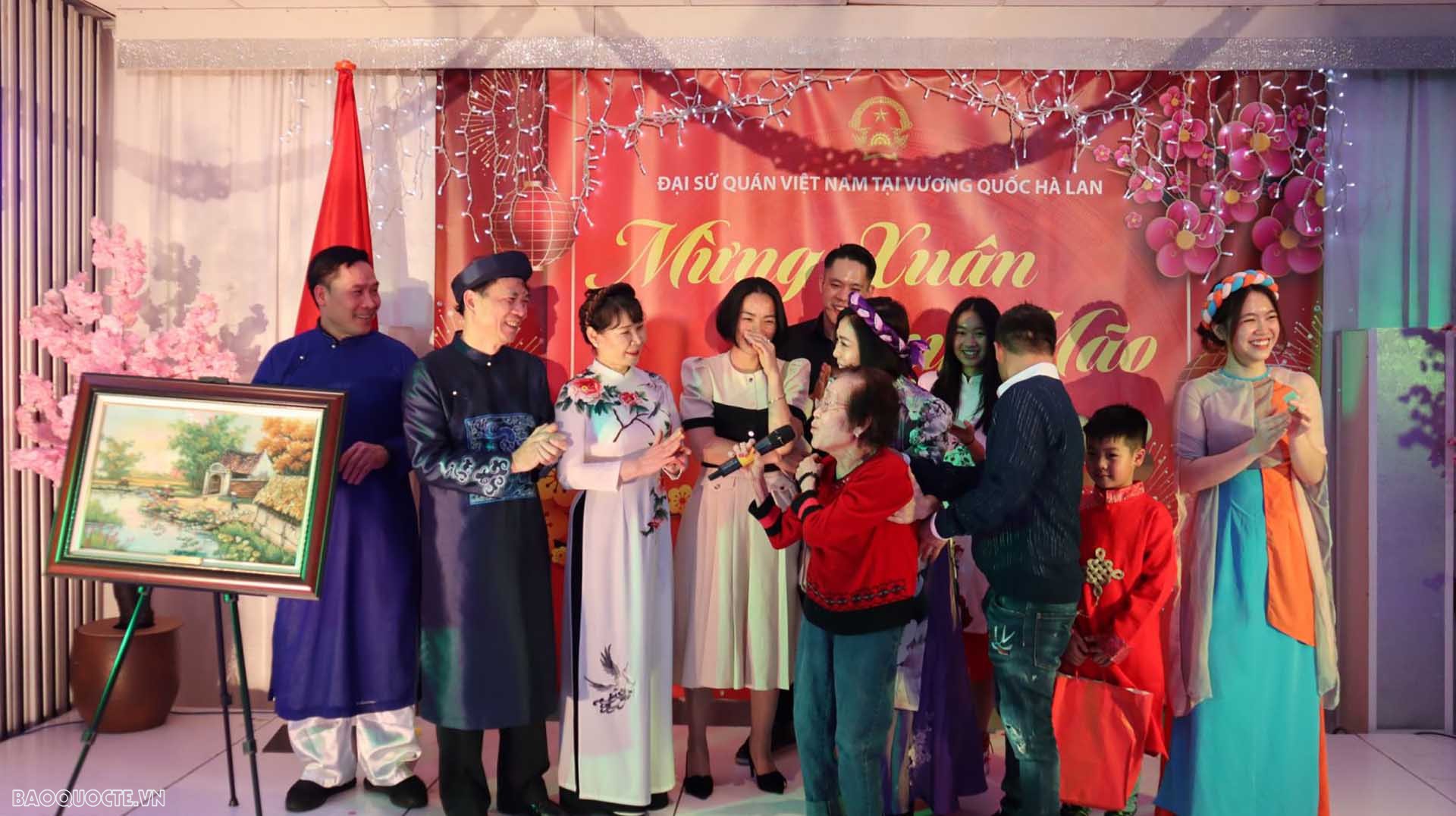 Ấm áp Xuân Quê hương tại Hà Lan Ấm áp Xuân Quê hương tại Hà Lan