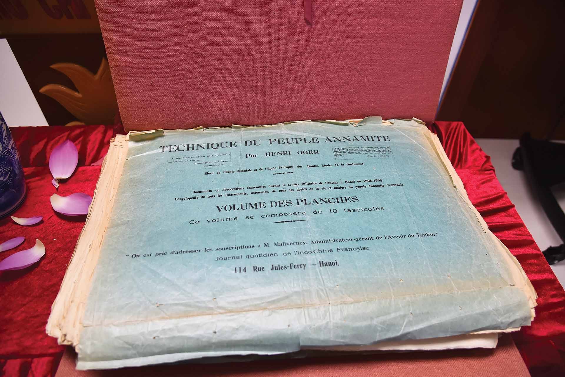 Album ảnh “Kỹ thuật của người An Nam” về các ngành nghề ở Việt Nam đầu thế kỷ XX. Album ảnh “Kỹ thuật của người An Nam” về các ngành nghề ở Việt Nam đầu thế kỷ XX.