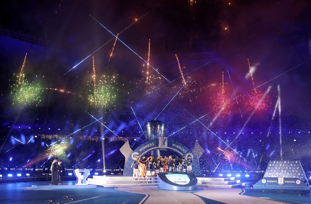 AC Milan lần thứ 7 đoạt Siêu cup Italy