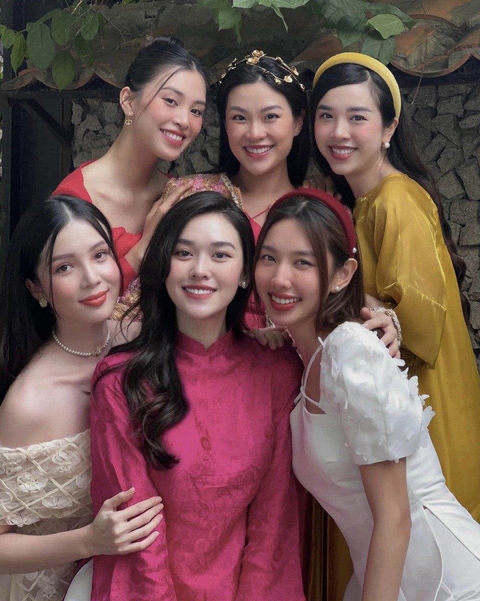 Hoa hậu Thùy Tiên