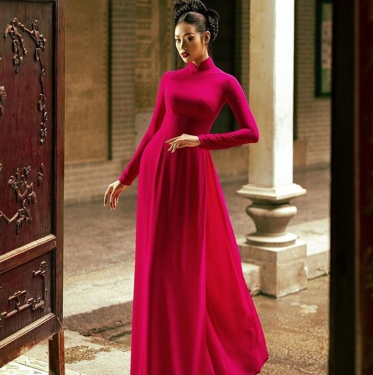 Sao Việt diện áo dài Tết