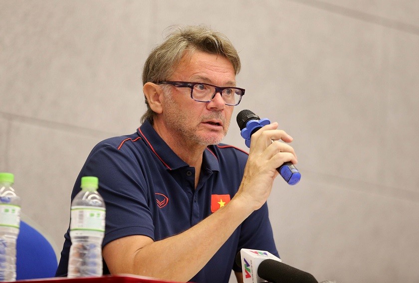 HLV Philippe Troussier. (Ảnh: Hải Đăng)