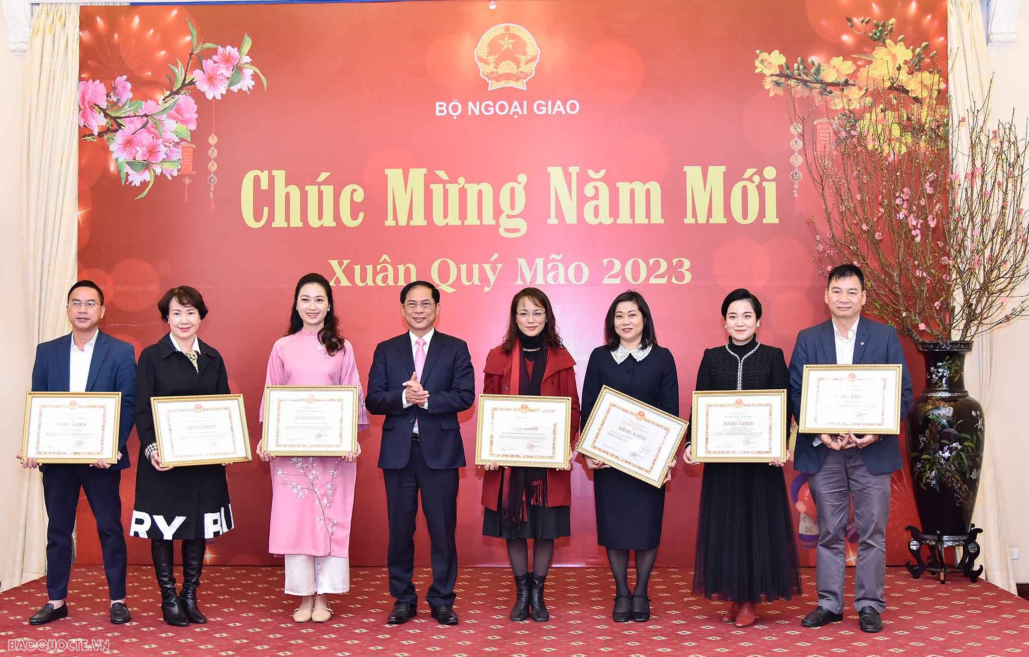 Bộ trưởng Ngoại giao Bùi Thanh Sơn: Thông tin đối ngoại góp phần quan trọng vào thành tựu chung của đất nước Bộ trưởng Bùi Thanh Sơn: Thông tin đối ngoại góp phần quan trọng vào thành tựu chung của đất nước