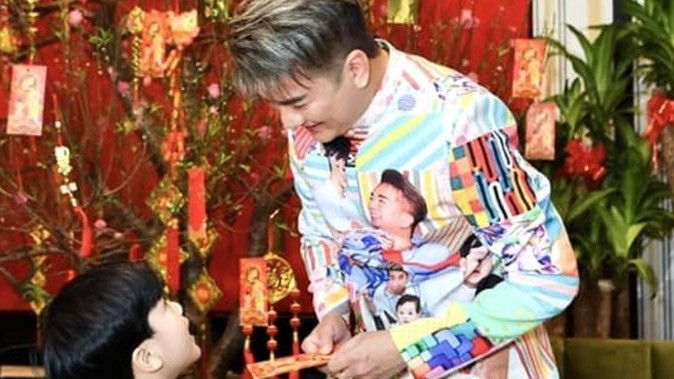 Sao Việt: Đàm Vĩnh Hưng hạnh phúc bên con trai, Lương Thùy Linh rạng rỡ trong tà áo dài