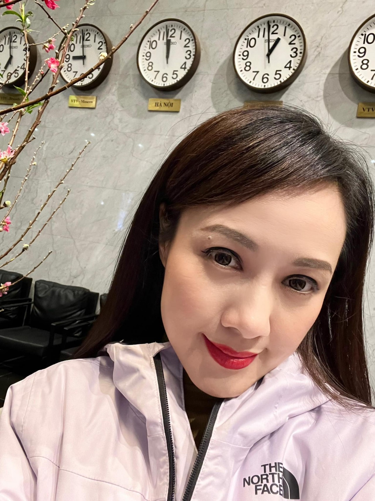 Sao Việt trang hoàng nhà cửa đón Tết Quý Mão