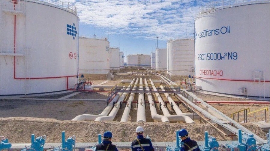 Lãnh đạo Nga, Kazakhstan điện đàm, bàn thúc đẩy hợp tác về năng lượng