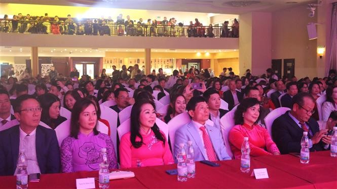 Long trọng và ấm áp chương trình Xuân Quê hương mừng Tết Quý Mão 2023 tại Czech. (Nguồn: TTXVN)