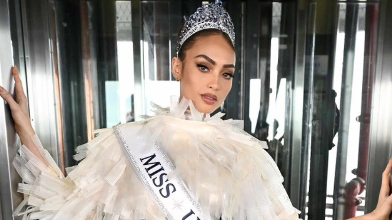 Tân Hoa hậu Hoàn vũ tiết lộ một điều gây sốc để có vẻ ngoài lộng lẫy