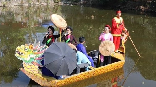 Rộn ràng các lễ hội Xuân vào ngày mùng 4 Tết