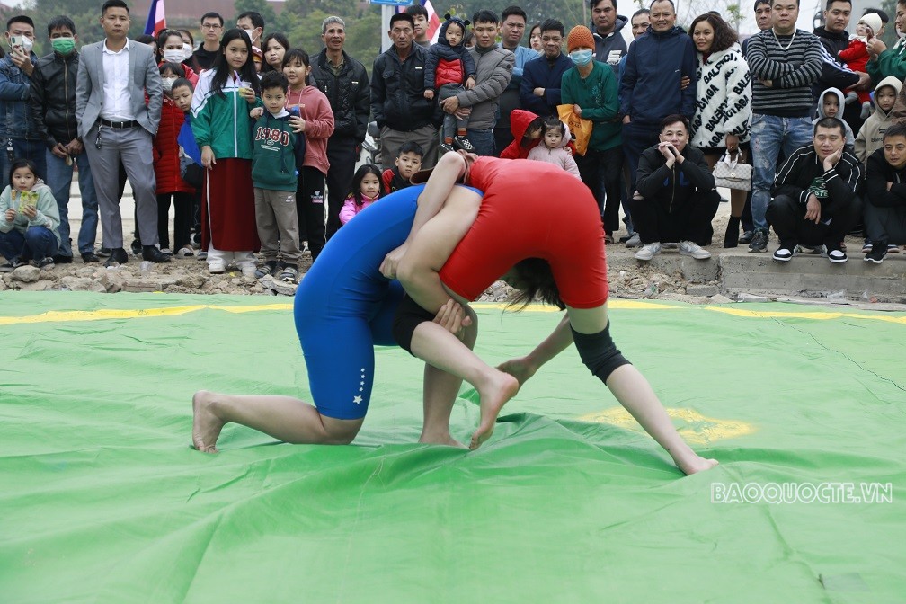 Quyết liệt Hội vật ngày Xuân