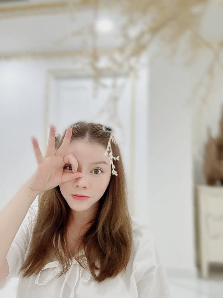 Lý Nhã Kỳ hóa nữ sinh ngày đầu năm Lý Nhã Kỳ hóa nữ sinh ngày đầu năm