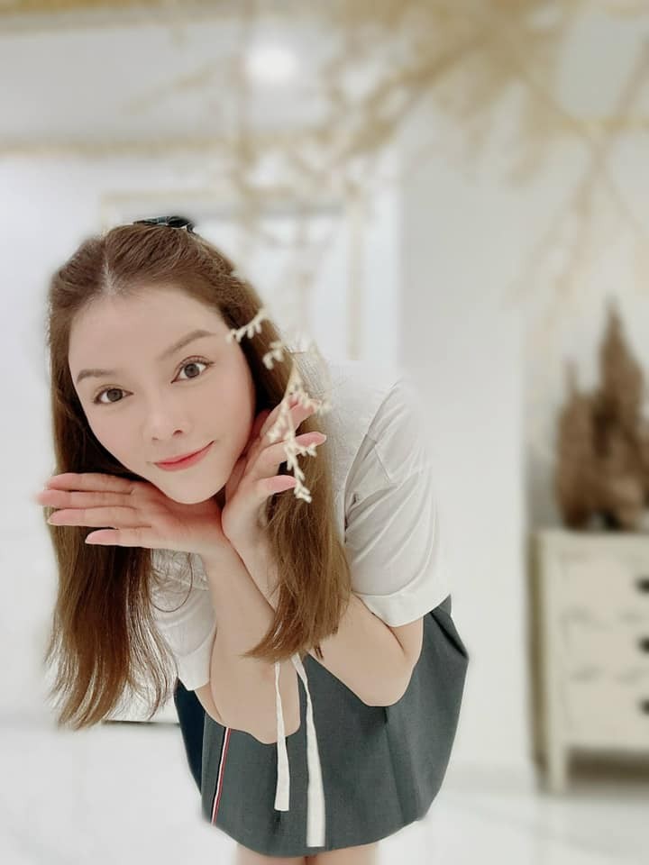 Lý Nhã Kỳ hóa nữ sinh ngày đầu năm Lý Nhã Kỳ hóa nữ sinh ngày đầu năm