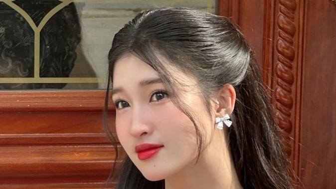 Thần thái đỉnh cao của Á hậu Phương Nhi