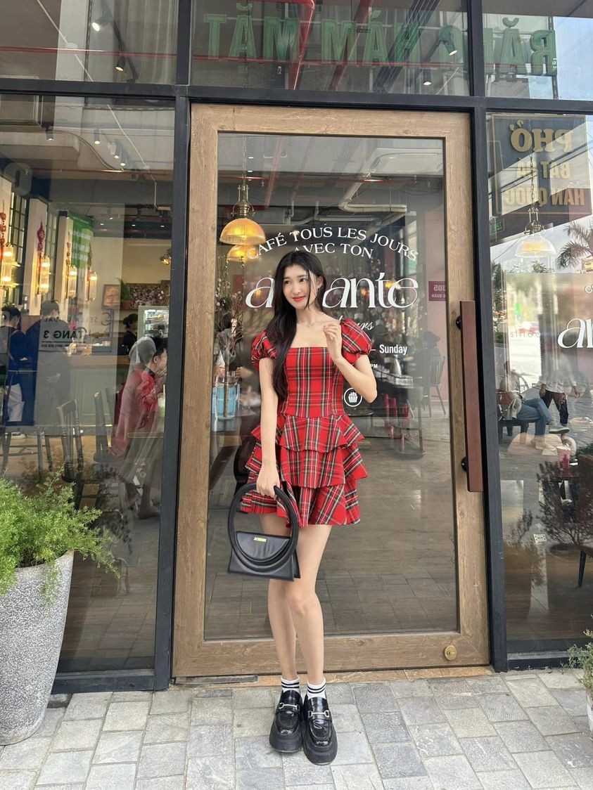 Ngắm nhan sắc Á hậu Phương Nhi